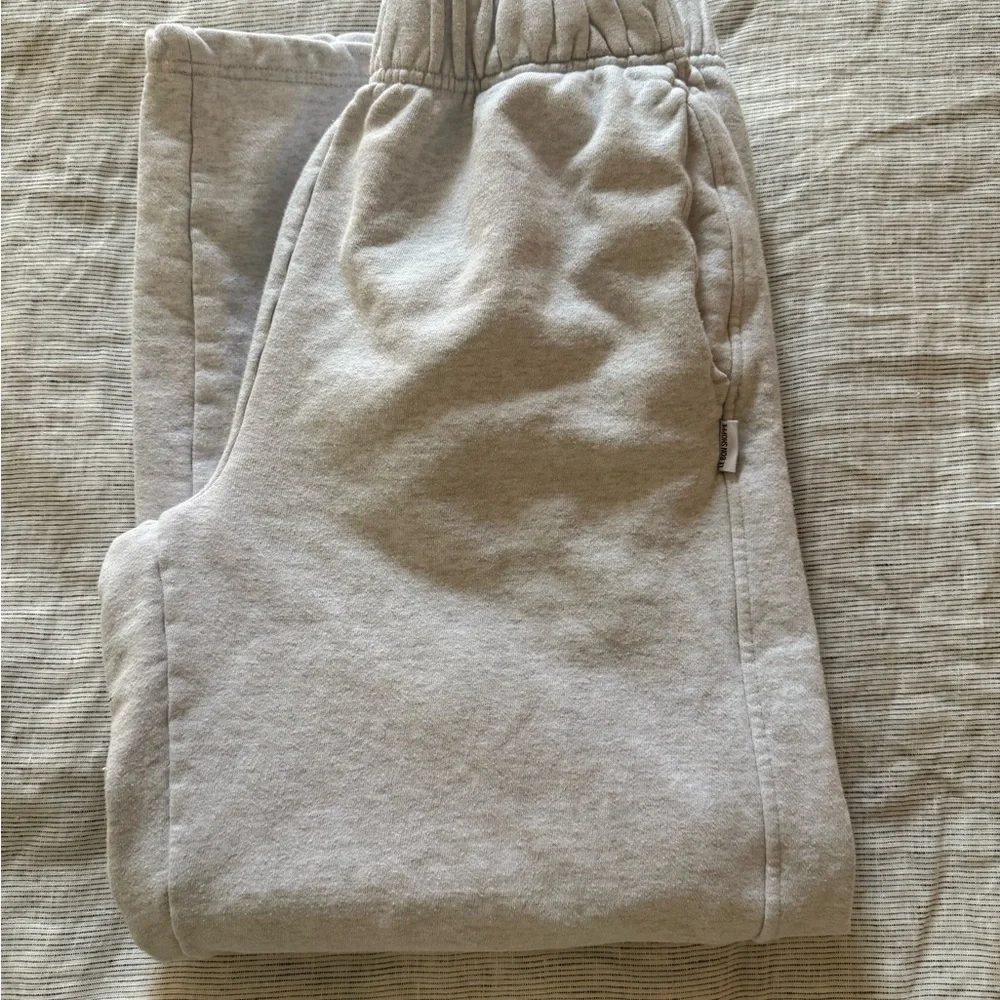 Le Bon Shoppe women’s sweat pants in size medium light grey - Picture 6 of 7